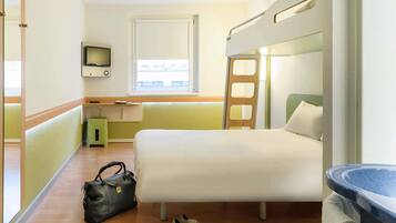 Schreibtisch, schallisolierte Zimmer, kostenloses WLAN, Bettwäsche