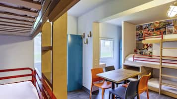 Rideaux occultants, chambres insonorisées, Wi-Fi gratuit, draps fournis