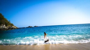 Beach nearby, sun loungers, beach umbrellas, beach towels - Casa Morena (San Pedro Pochutla)