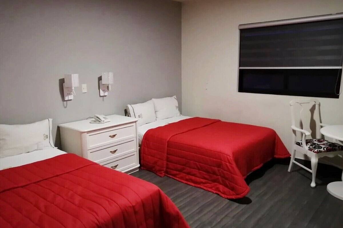 经典双人房 | 免费 WiFi、床单