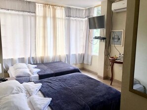 Family Room, Pool View | In-room safe, free cots/infant beds, rollaway beds, free WiFi - Berlin Hotel Spa & Finca - Hostel (Jipijapa)