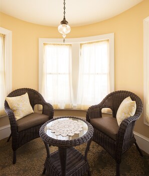 Deluxe Suite, 1 King Bed with Sofa bed, Non Smoking | Living area | TV - Washington House Hotel (Sellersville)