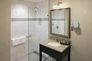Standard Room, 1 Queen Bed, Non Smoking | Bathroom - Washington House Hotel (Sellersville)