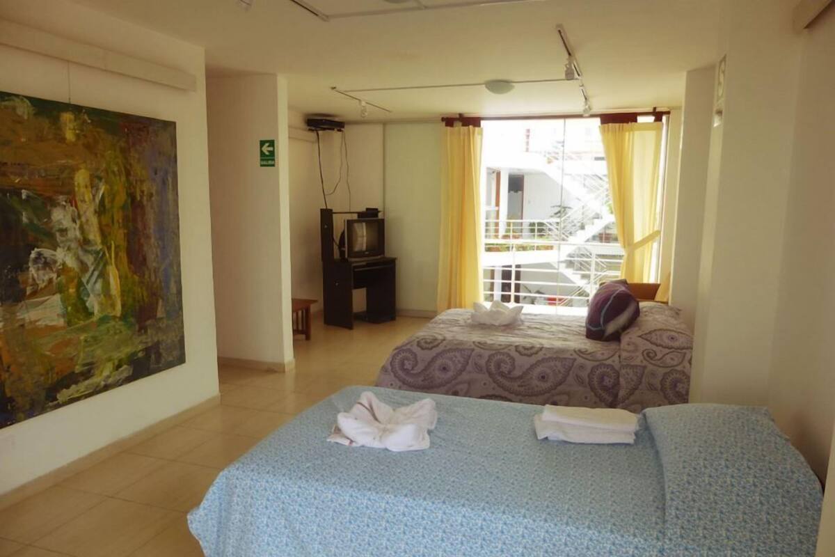 Chambre Familiale, vue piscine | Coffres-forts dans les chambres, bureau, Wi-Fi gratuit