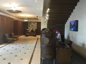 Mostrador de check-in y check-out
