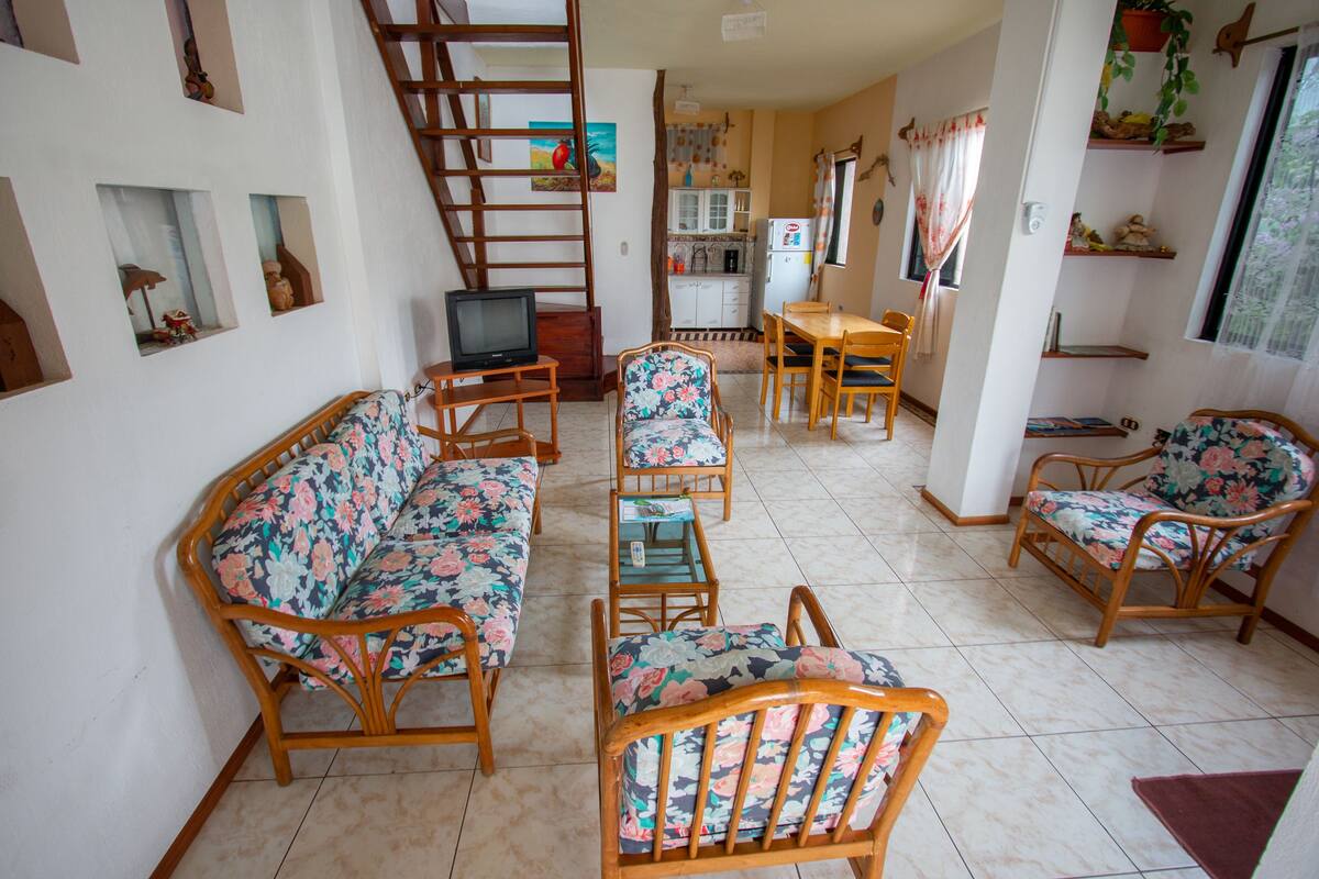 Family Duplex, 3 Bedrooms, Kitchen | Private kitchen | Stovetop, cookware/dishes/utensils