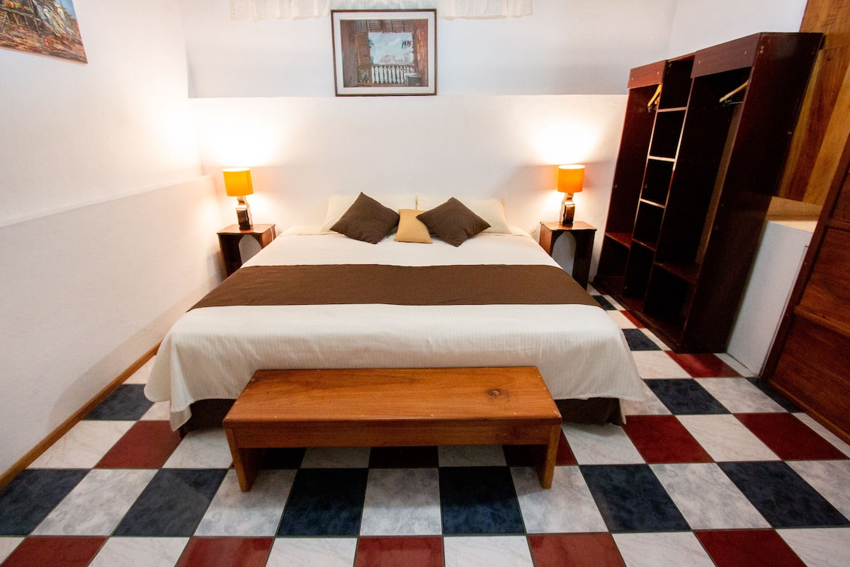 Appartement, 1 chambre, coin cuisine, rez-de-chaussée