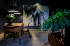 Grand Bungalow | Living room