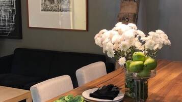 Grand Bungalow | Living area | Flat-screen TV