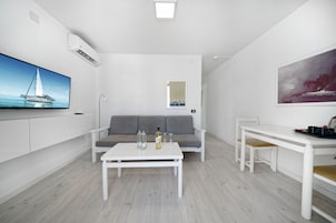 Apartamento superior, 1 habitación | 1 dormitorio, caja fuerte, wifi gratis y ropa de cama