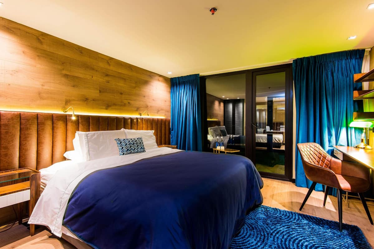 In-room safe, desk, soundproofing, iron/ironing board