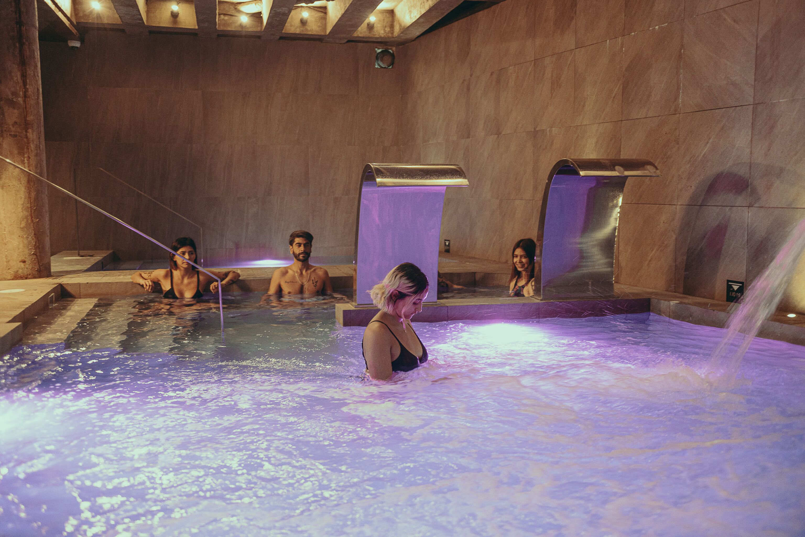 Indoor spa tub