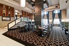 Restaurant - Chateau Nova Yellowknife (Yellowknife)