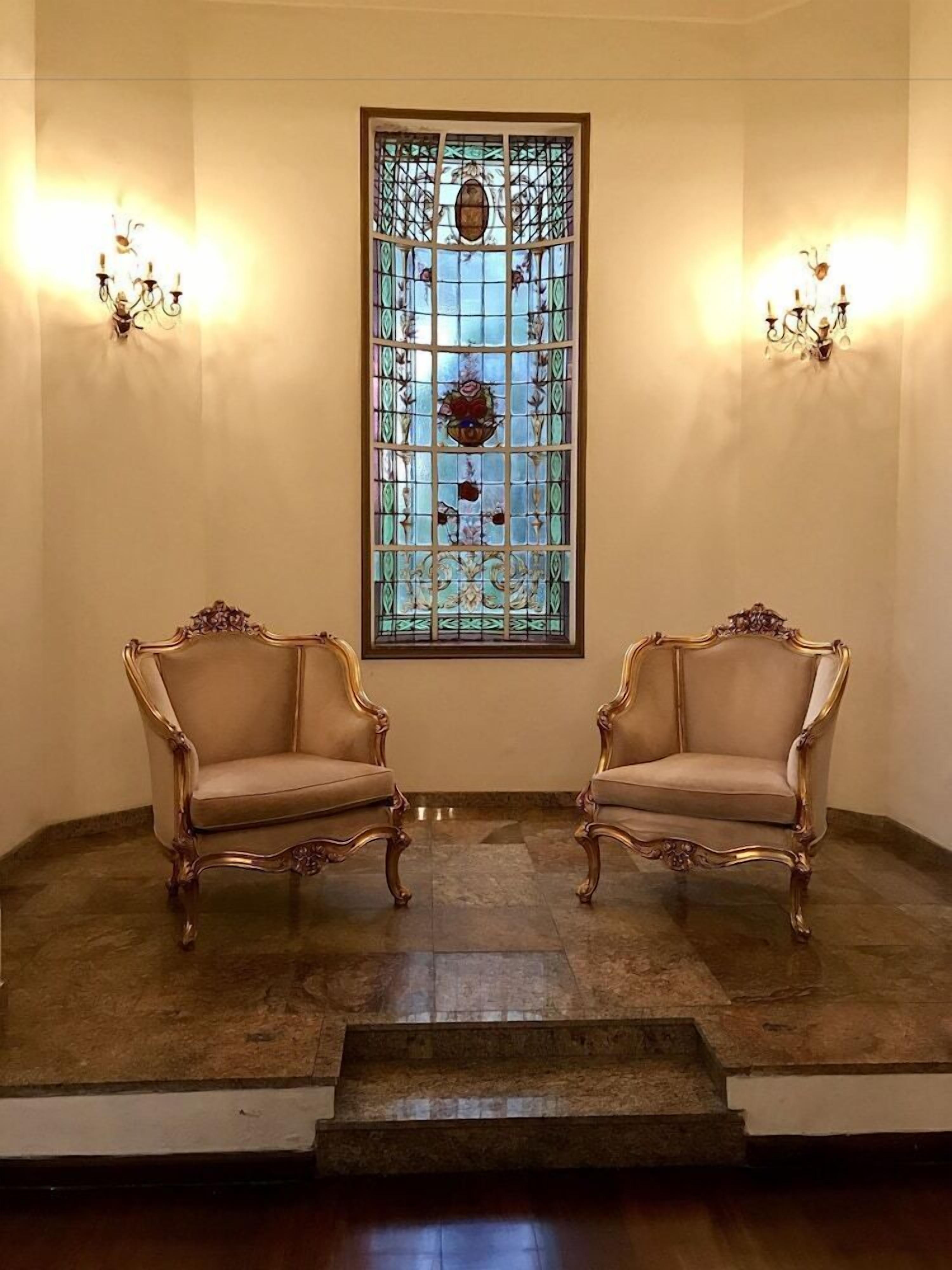 المنشأة من الداخل