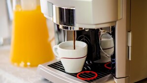 Kaffe og/eller kaffemaskin