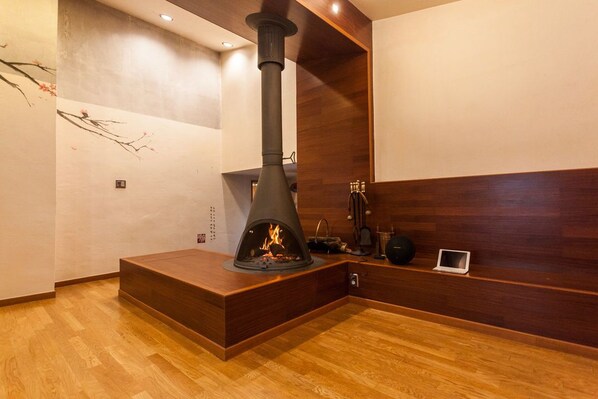 Fireplace - Hanso Presidential Suite Hanok Hotel (Seoul)