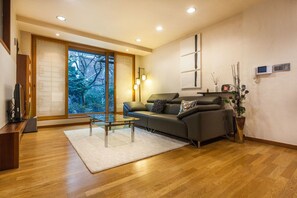 5 bedrooms, premium bedding, down comforters, individually decorated - Hanso Presidential Suite Hanok Hotel (Seoul)