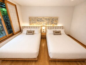 5 bedrooms, premium bedding, down duvets, individually decorated - Stay Hansowon (Seoul)