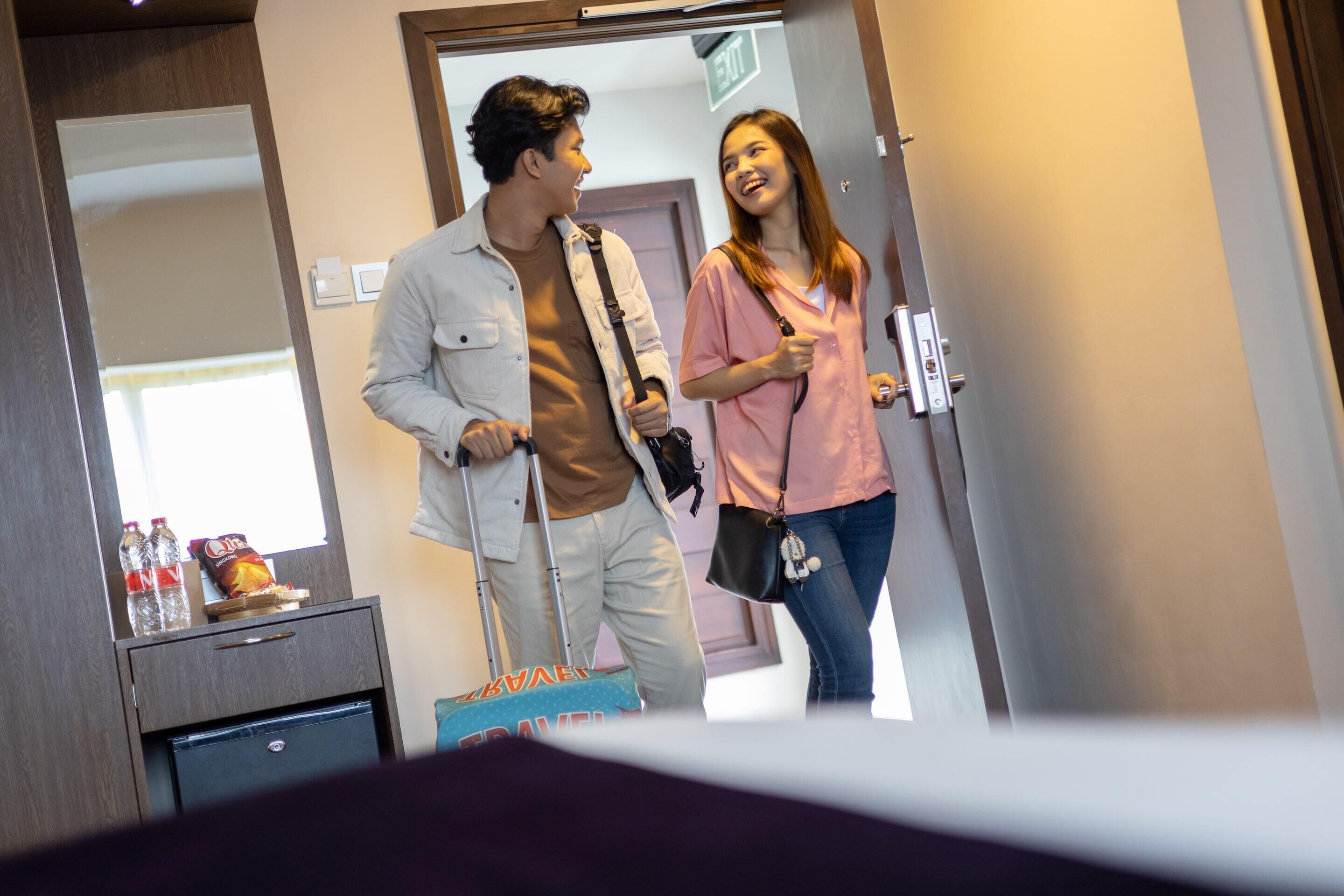 superior king room | 1 bedroom, premium bedding, in-room safe, desk