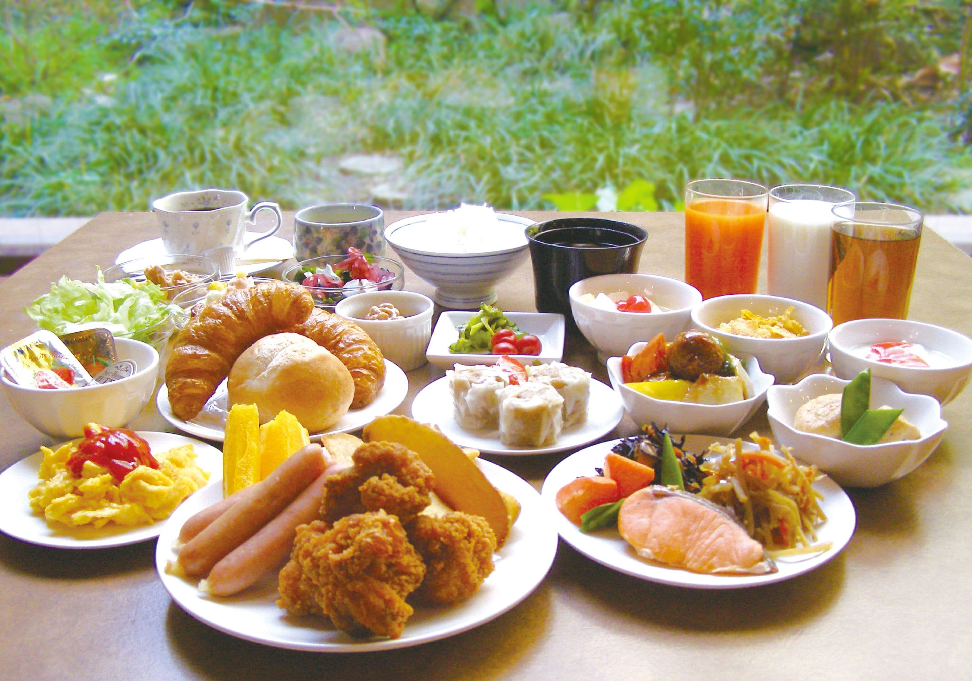 朝食