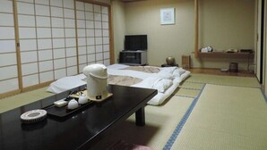 遮光窗帘、熨斗/熨板、免费 WiFi、床单