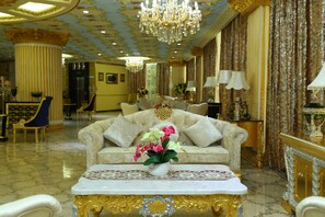 Lobby sitting area - Lace Boutique Hotel (Johor Bahru)