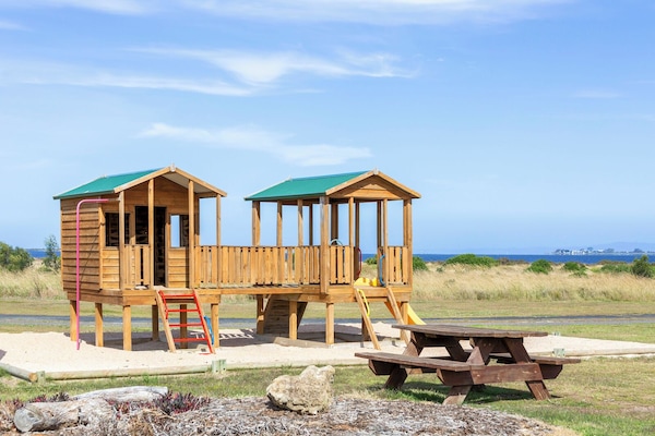Children’s play area – outdoor