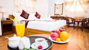 Family Triple Room | Room service – dining