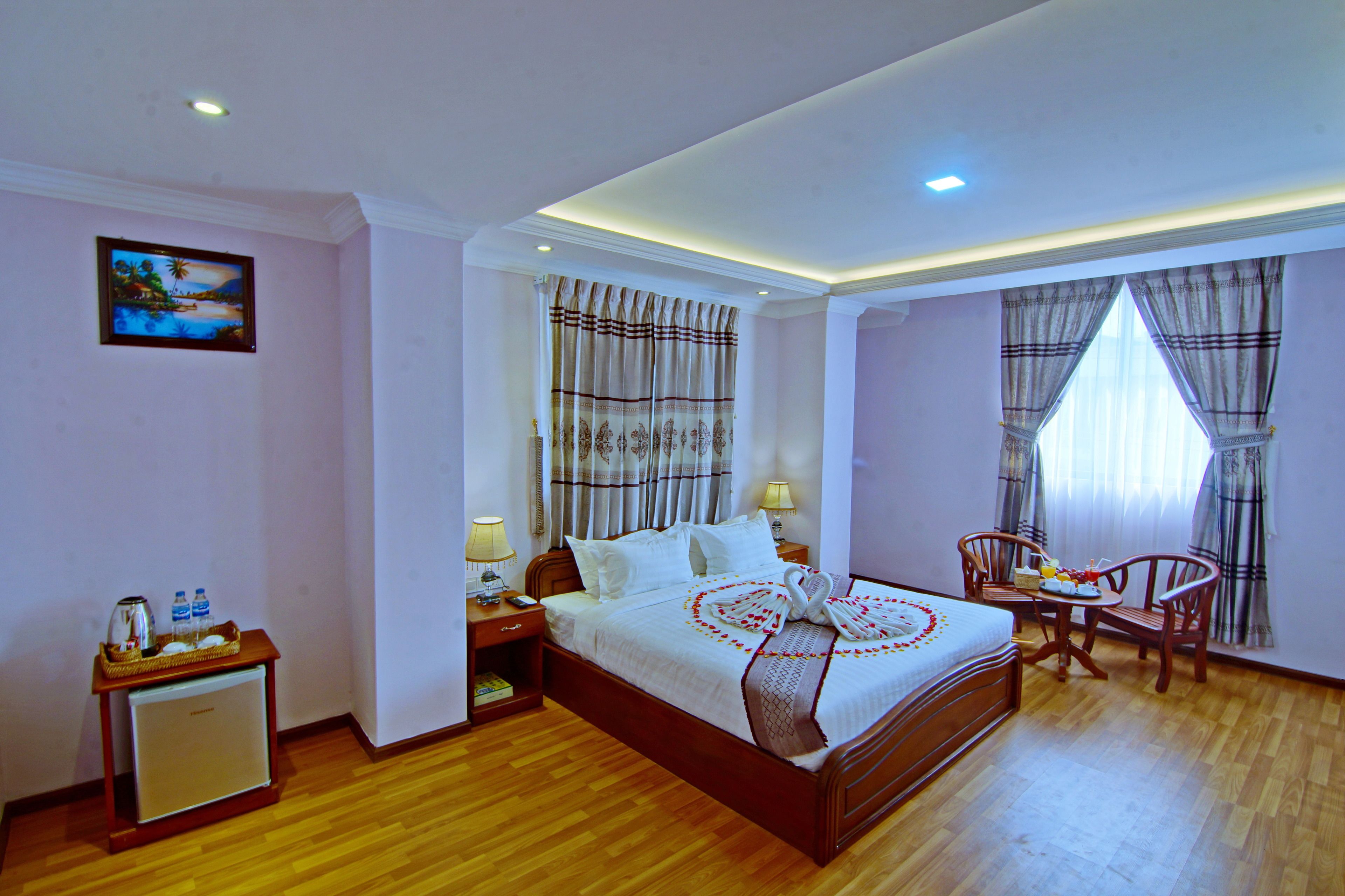 Deluxe Double | Minibar, in-room safe, desk, blackout curtains