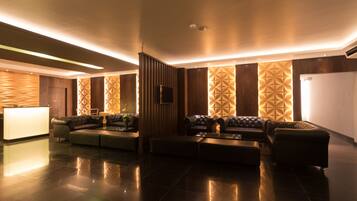 Coin salon dans le hall