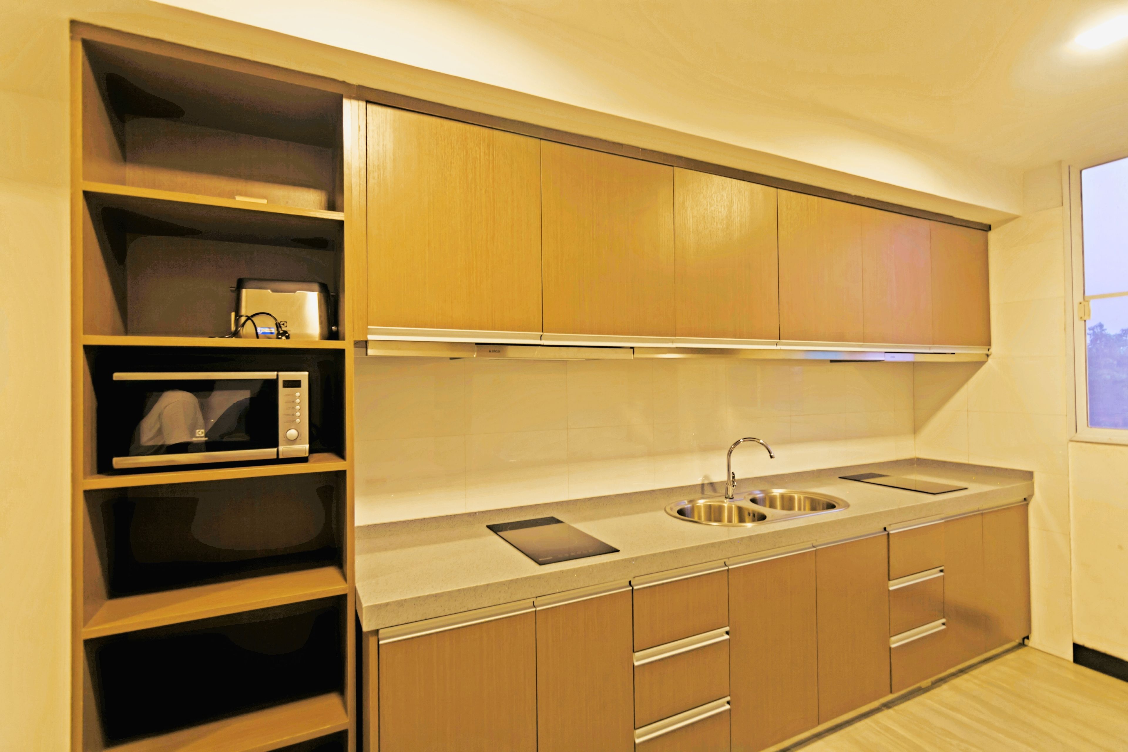 premier deluxe twin/double (free access to common kitchen & laundry facilities) | shared kitchen | microwave, coffee/tea maker