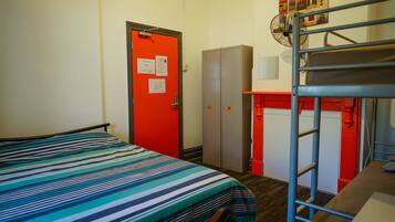 Family Room, Multiple Beds | WiFi (free), bed sheets