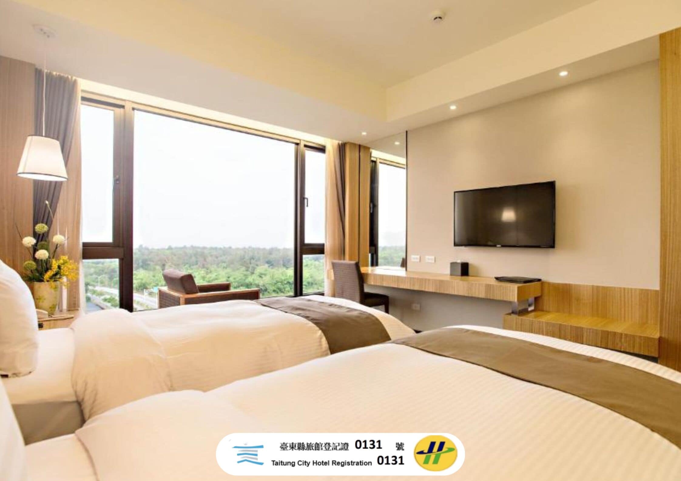 Twin Bed with sea view | Minibar, in-room safe, desk, blackout drapes