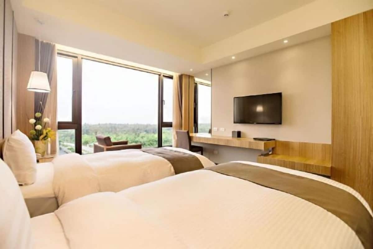 Minibar, in-room safe, desk, blackout curtains