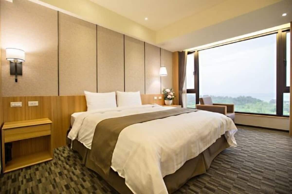 Minibar, in-room safe, desk, blackout curtains