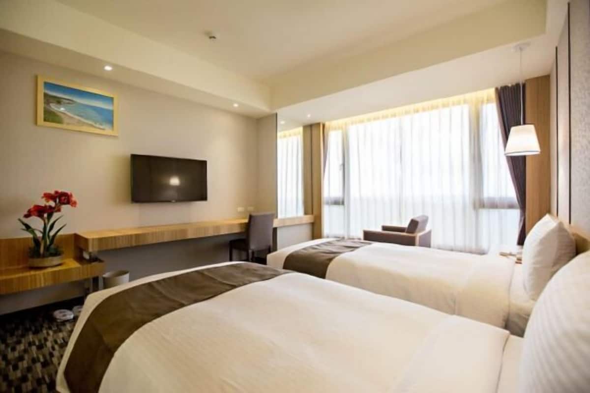 Minibar, in-room safe, desk, blackout curtains