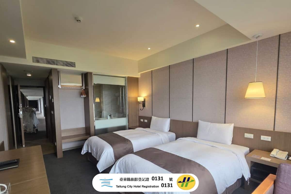 ツインルーム | ミニバー、セーフティボックス (室内)、デスク、遮光カーテン