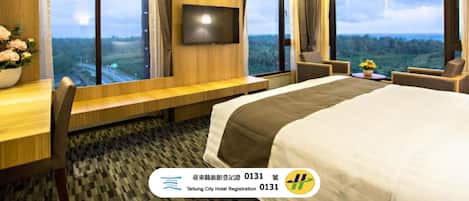 Luxury Double Room | Minibar, in-room safe, desk, blackout drapes