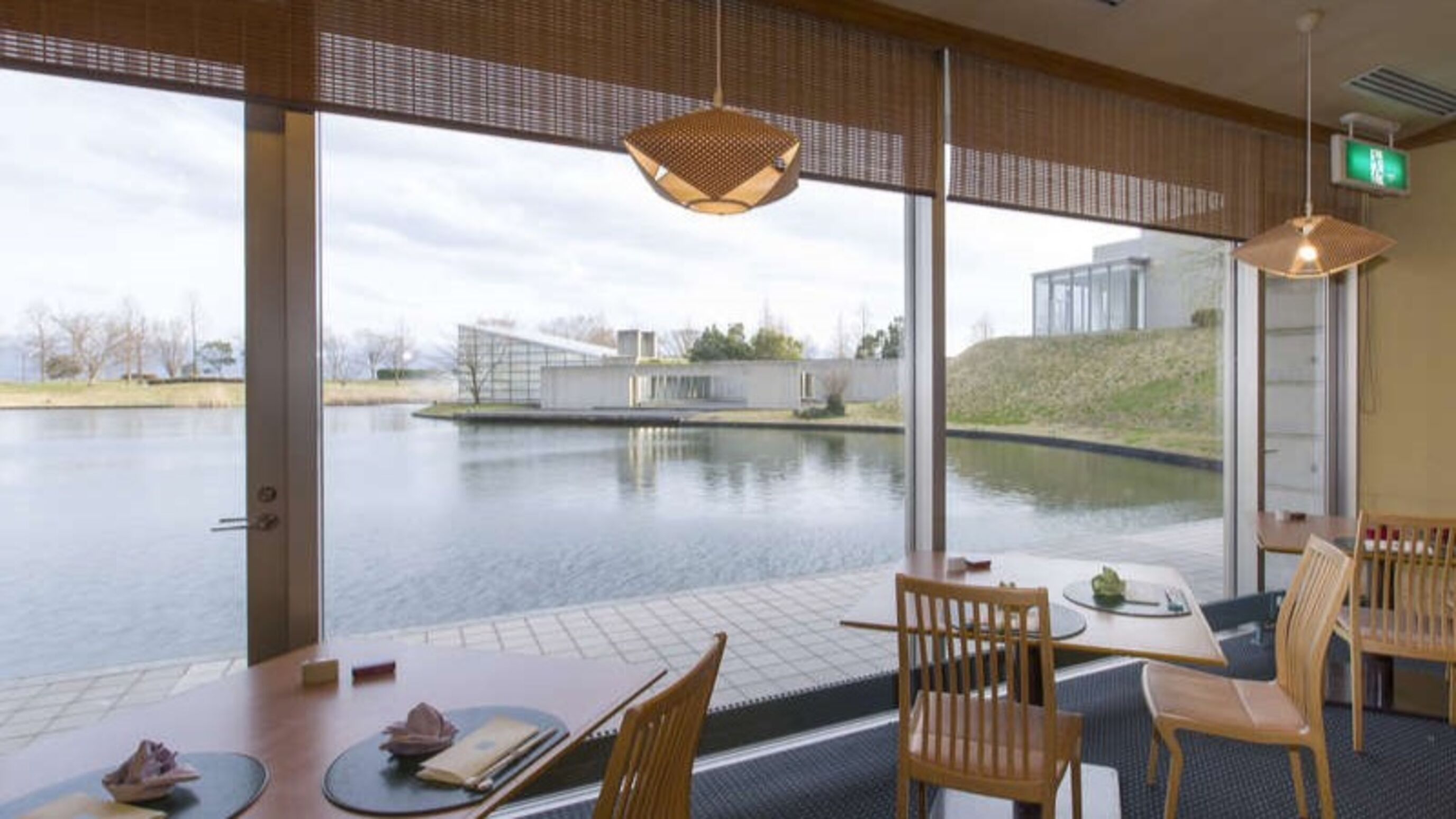 2 restoran, melayani sarapan, makan siang; sajian masakan Italia