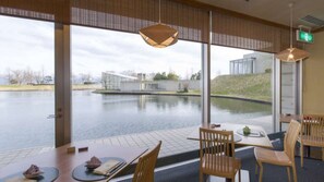 2 restaurants servant le petit déjeuner, spécialités Cuisine italienne