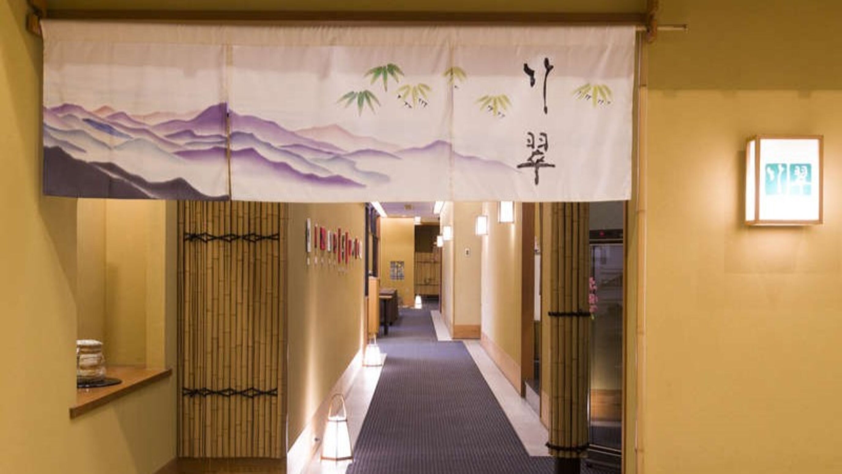 2 restaurants, breakfast, lunch, dinner served; italian cuisine