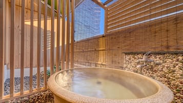 标准房, 无烟房 (Japanese Western, with Open-air Bath) | 1 多间卧室、客房内保险箱、办公桌、免费 WiFi