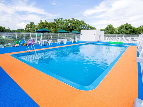 Seasonal outdoor pool