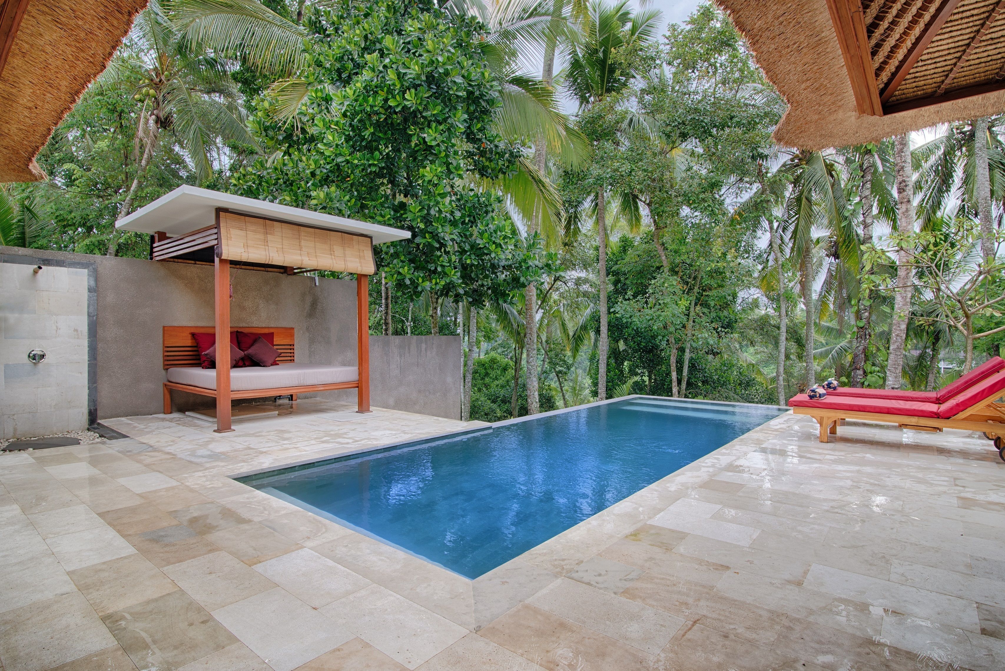 8 outdoor pools