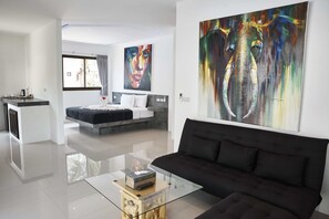 Honeymoon Room | Living room | 33-inch LCD TV with cable channels, TV - Coconutspalm Resort (Koh Samui)