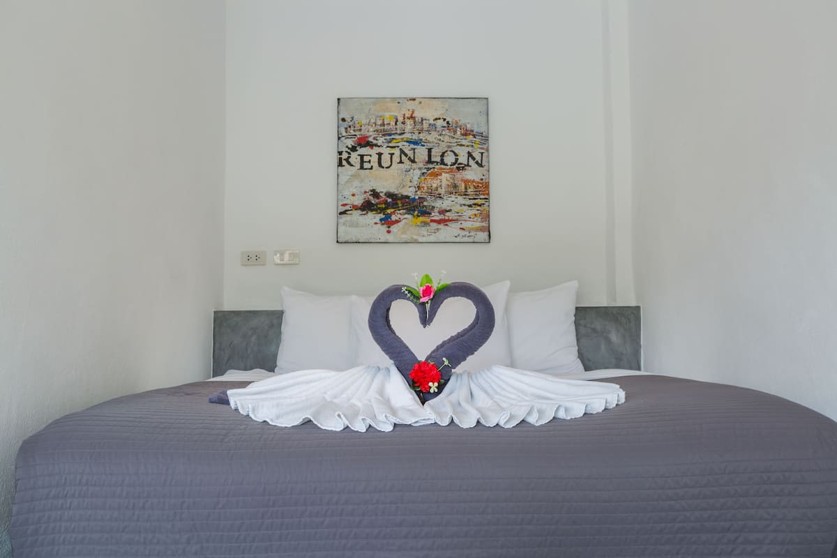 Habitación estándar | 1 habitación, ropa de cama de alta calidad y camas con pillow-top