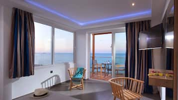 Suite Deluxe, fronte mare | 1 camera, biancheria da letto ipoallergenica, minibar