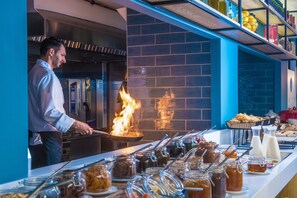 2 Restaurants, Frühstück, Mittagessen, Abendessen, internationale Küche