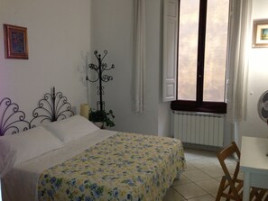 Desk, rollaway beds, free WiFi