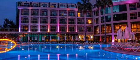 Indoor pool, seasonal outdoor pool, pool umbrellas, pool loungers